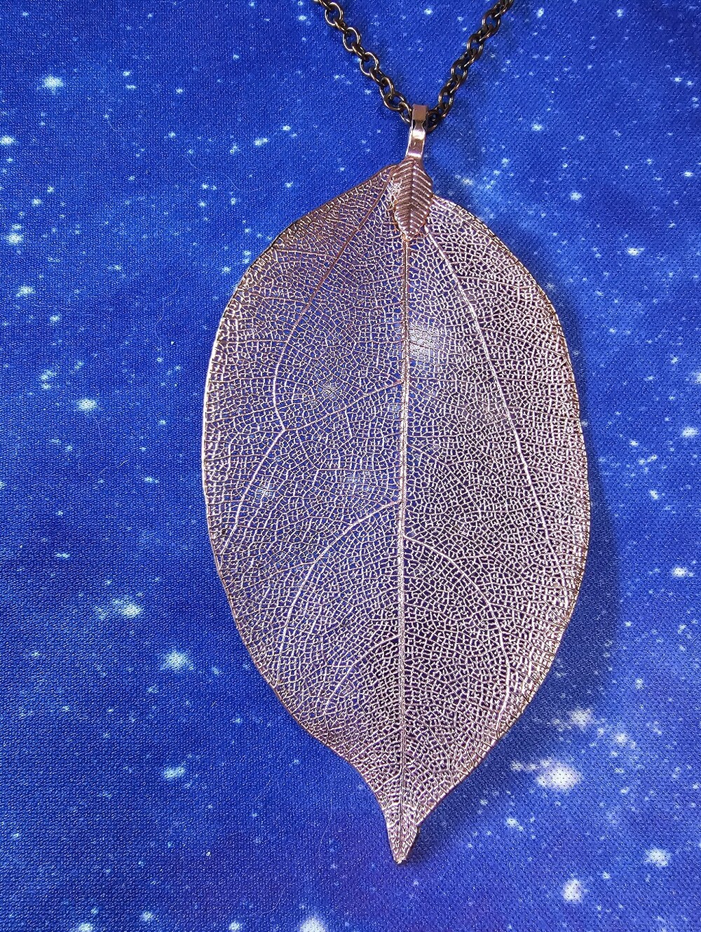 Delicate Rose Gold-toned Leaf Pendant Necklace